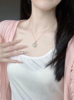 清冷感还得是和田玉项链啊姐妹✨